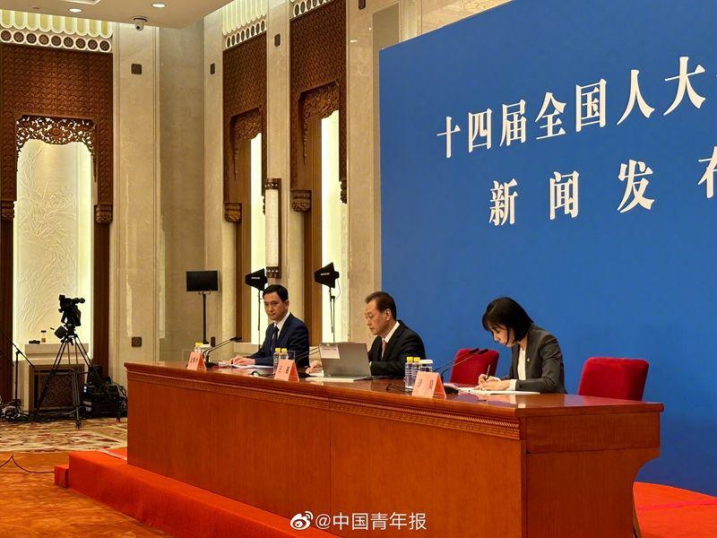 会议议程怎么写 十四届全国人大一次会议会期8天半，大会议程9项